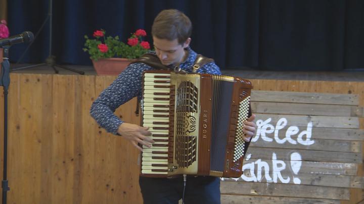 Harmonika virtuóz Lippói bemutatója