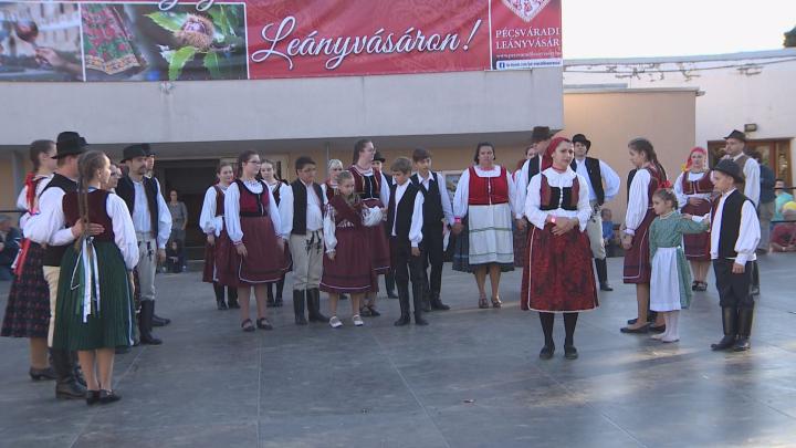 Hagyományőrző műsorok a Pécsváradi Leányvásáron