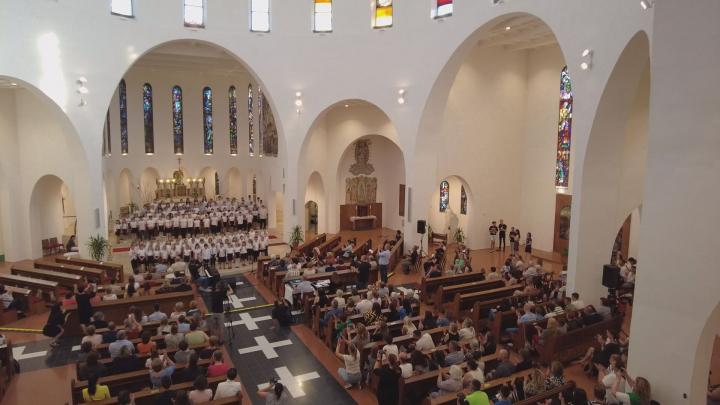 Pintér Béla koncertje a mohácsi Fogadalmi templomban