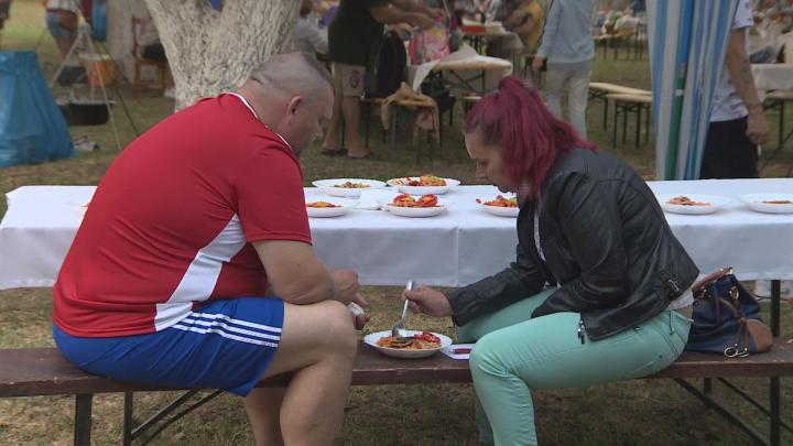 Lecsó, lángos és palacsinta a sátorhelyi falunapon