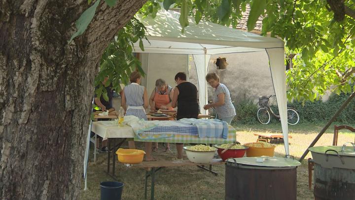 Nyitott kapu a szajki Fogadj el Alapítványnál