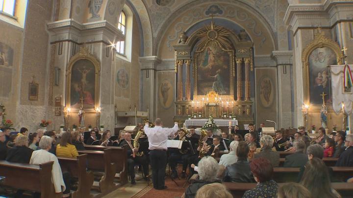 Fúvós koncert a babarci templomban