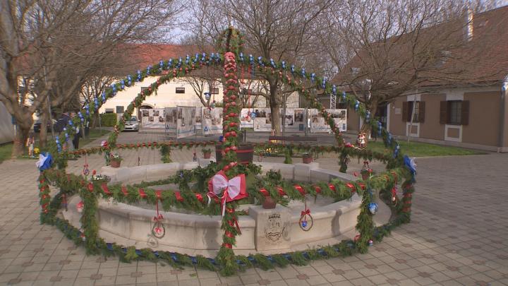 Tojáskút díszíti a bólyi Batthyány Teret