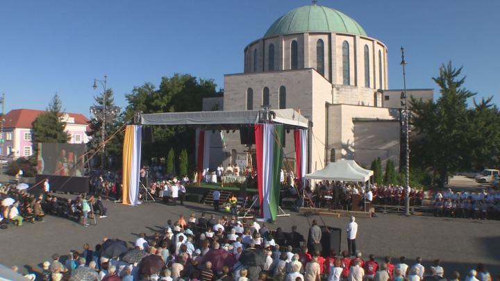 A hősökre emlékeztek Mohácson