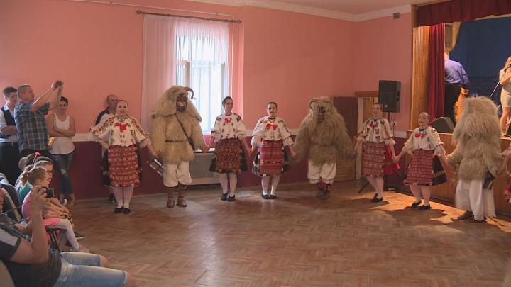 Nemzetiségi csoportok műsora Nagynyárádon